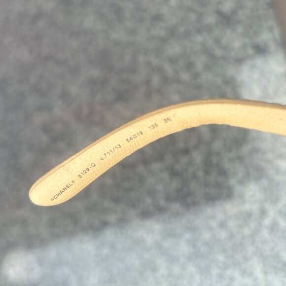 CHANEL 5129-Q 711/13 BROWN WITH BEIGE LEATHER AND BROWN GR LENSES SUNGLASSES - Picture 12 of 16